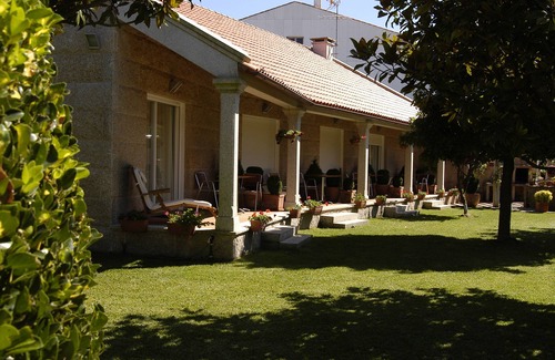 O Grove Apartment | Duplex Playa de Rons - Less than 50 m. from the beach, with pool and garden