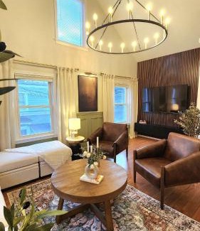 Wellington-Harrington Apartment | Duplex Rooftop at MIT Kendall Sq - 2 FREE Parking