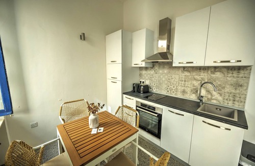 Valletta Apartment | Duplex tastefully furnished flat in Valletta MCOP1-1