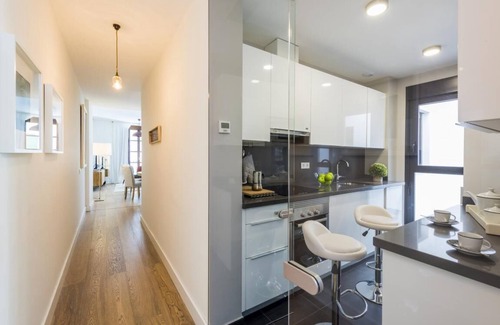 Santa Cruz Apartment | Duplex with Terrace Near the Cathedral. Mateos Gago III
