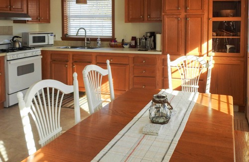 Kinzers House | Dutch Country Home: 9 Mi to Sight & Sound Theater