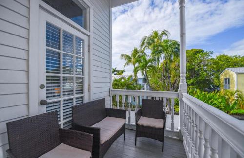 Uptown - Upper Duval House | Duval Delight