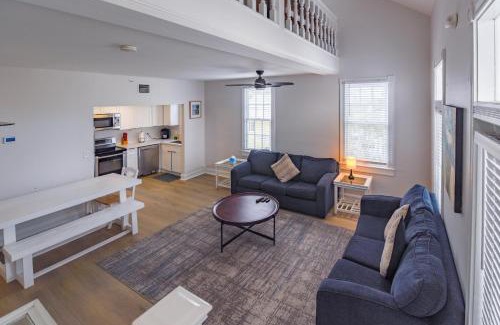 Uptown - Upper Duval House | Duval Delight