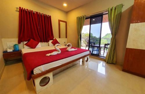 Old Mahabaleshwar Resort | DV INNS FARMVILLA - Besides Strawberry Farms