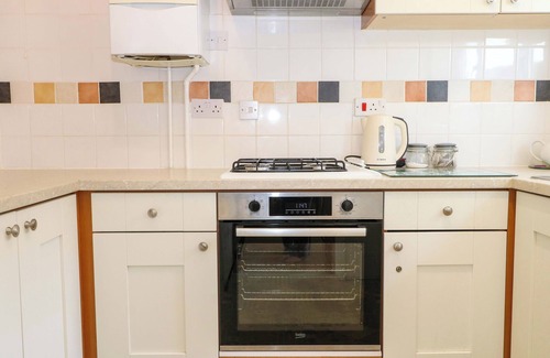 Burmarsh Cottage | DYMCHURCH BUNGALOW, pet friendly, with a garden in Dymchurch