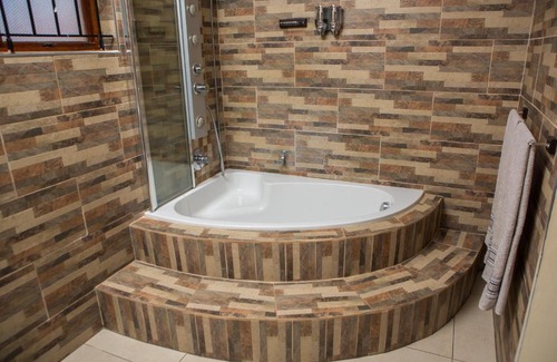 Durban North Bed & Breakfast | DYNA GUEST HOUSE