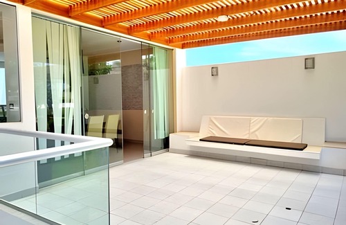 Bujama House | E°|HomeClub Bujama Asia King beach Lima 4B S14