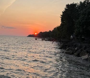 Amherstburg House | E&S Lake House Retreate & S Lake House Retreat