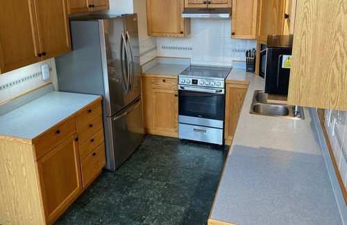 Blind Bay House | EAGLE BAY SEMI-LAKEFRONT - 2 PRIVATE SUITES - KING BEDS - LAKE ACCESS