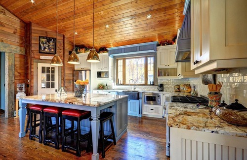 Eagle Lake Cottage | Eagle Lake Executive Retreat - Luxury Haliburton Lakefront for Extended Stays