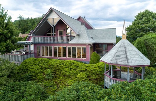 Whittier House | Eagle's Nest Lodge and Apts