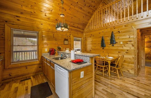 Sevierville Cabin | Eagle Star Cabin: Scenic Smokies Getaway