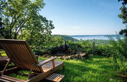 Ferryville Cabin | Eagle View Lodge - 1850's Driftless Log Cabin w/Hot Tub