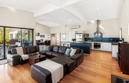 Eagle Bay House | Eagle Vista - Beachside Bliss with Bushland Serenity