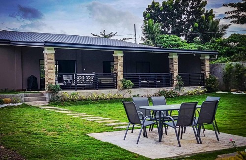 Pili House | Earl's Villa