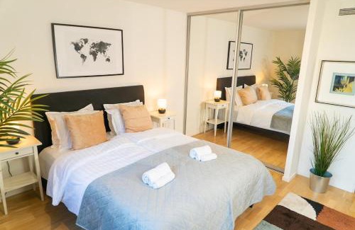 Olivedal Apartment | Earth-Toned Studio, Near Haga & Järntorget