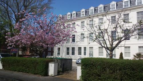 South Cliff Apartment | Easby Hall 22