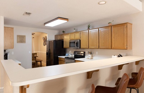 Glendale House | "Easiest Walk" to State Farm Stadium and Westgate Entertainment Free Heated Pool