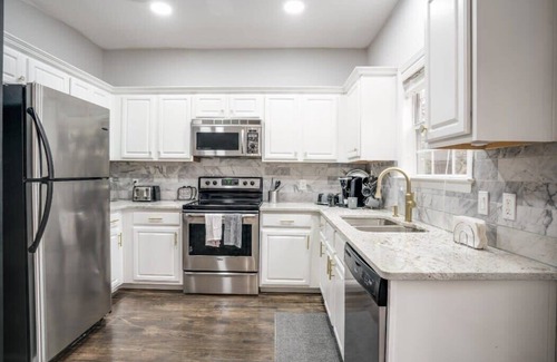 Tucker House | East Atlanta Executive Suite