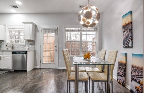 Tucker House | East Atlanta Executive Suite