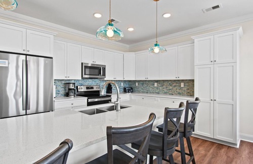 Sunset Beach House | East end 5 bedroom 5 bathroom house with private saltwater pool