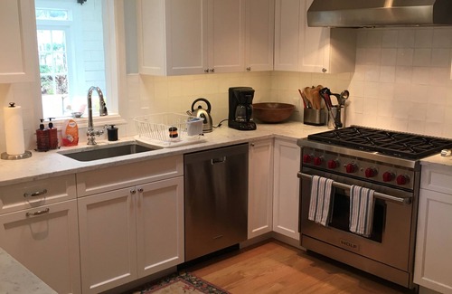 East Hampton North House | East Hampton village quiet family rental, heated pool, tennis, pets welcome.