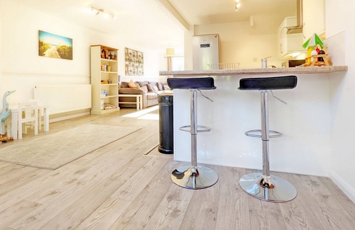 West Wittering Cottage | East Head, West Wittering - a cottage that sleeps 6 guests in 3 bedrooms