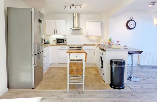 West Wittering Cottage | East Head, West Wittering - a cottage that sleeps 6 guests in 3 bedrooms