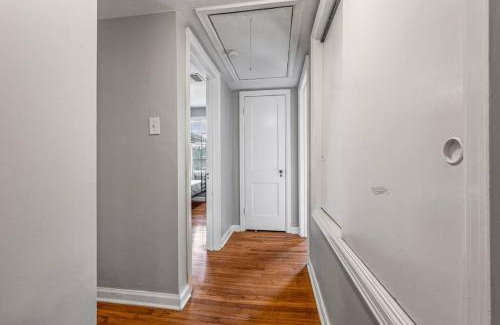 Southeast Pensacola Villa | East Hill Manor with 2 Kitchens Near Beach & Downtwn