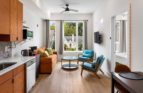 Talbot's Corner Condo | East Nashville Cozy Retreat