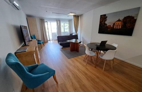 Trudering-Riem Apartment | East Park Apartments Baumkirchner Str 18