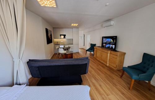 Trudering-Riem Apartment | East Park Apartments Baumkirchner Str 18