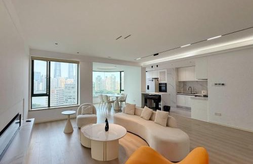 Huangpu Apartment | Eastern Hub - Bund Branch Premium 3-Bedroom Apartment with Bund View