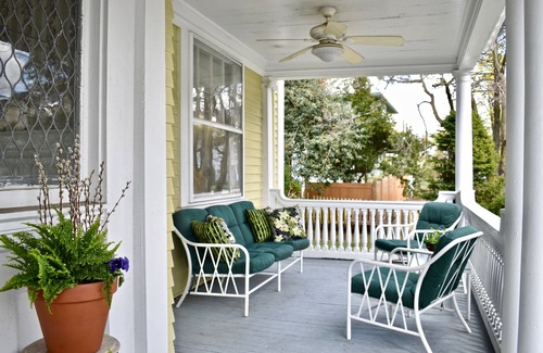 Pawtucket House | Easy access elegance, minutes from 95, colleges, Gillette and Providence.