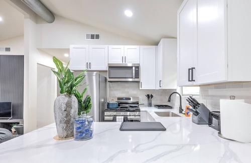 Old Enfield House | Easy access to everything from this centrally located Home in Austin!n