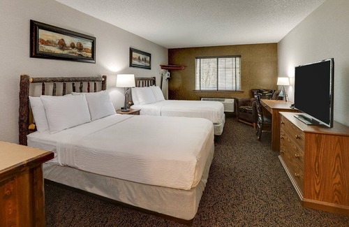 Johnston Hotel | Easy Access to I-35! Deluxe 2 Double, Stoney Creek Johnston, Pool | 3 Units