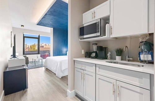 Port Morris Hotel | Easy access to I-87 King Studio | Near Stadium