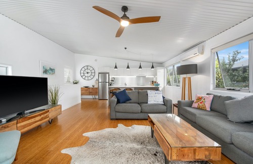 Casuarina Villa | EASY BREEZY BEACH SHACK 11 - STROLL TO BEACH