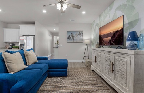 Port St. Joe House | Easy walk 2 beach, Heated pool, golfcart, 4bikes, SUPs