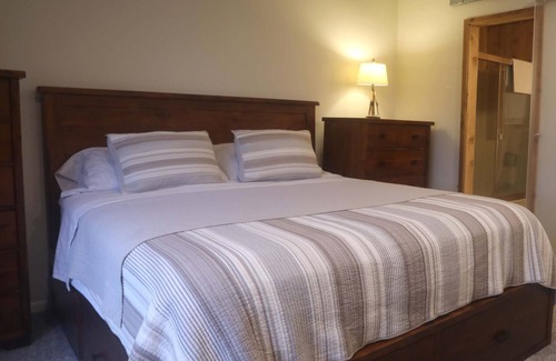 Clymer Condo | Eat-Sleep-Ski