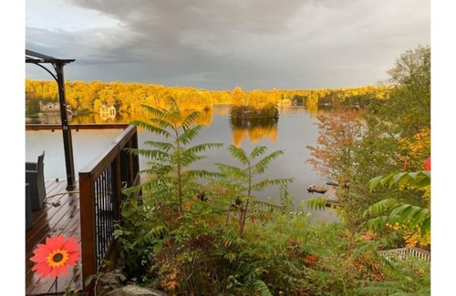 Georgian Bay Cottage | Echo Falls Cottage - Muskoka lakefront w/hot tub.