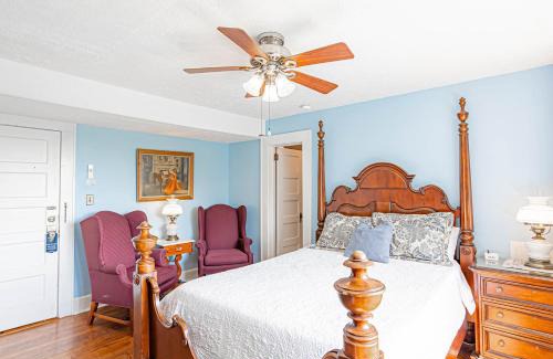 Laurel Park Bed & Breakfast | Echo Mountain Inn