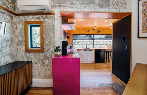 Fitzroy Villa | Eclectic Bungalow Near Fitzroy Beach