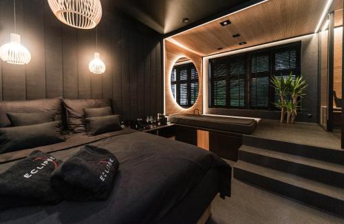 Bielsko-Biala Apartment | Eclipse Gold Room