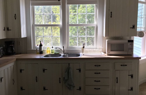 Cabot Other | Eco-friendly charming Farmhouse w/Screen Porch, Swimming Pond, Gardens & Trails