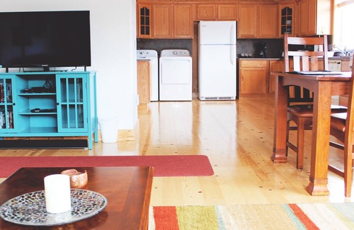 Mount Shasta House | Eco-friendly, Mountain View, Park-like 5 acres, 1 Mi. to town