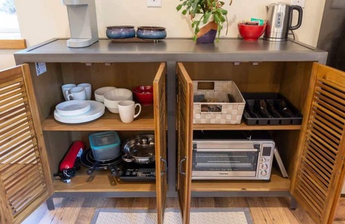 Malvern Hills House | Eco-Luxury Studio King Bed West AVL Biltmore