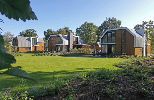 Biddinghuizen House | Eco villa with 5 bedrooms, 2 bathrooms and a sauna