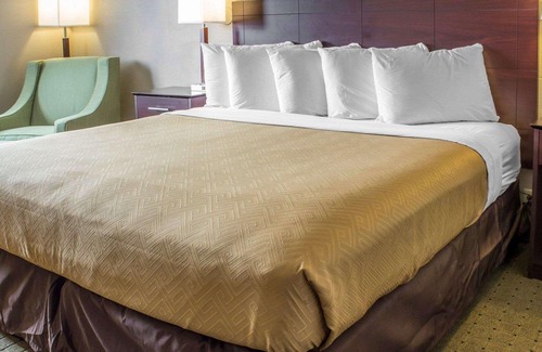 Ames Hotel | Econo Lodge Ames