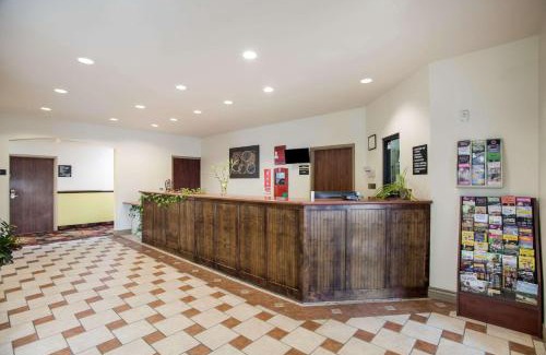 Anderson Cabin | Econo Lodge Anderson